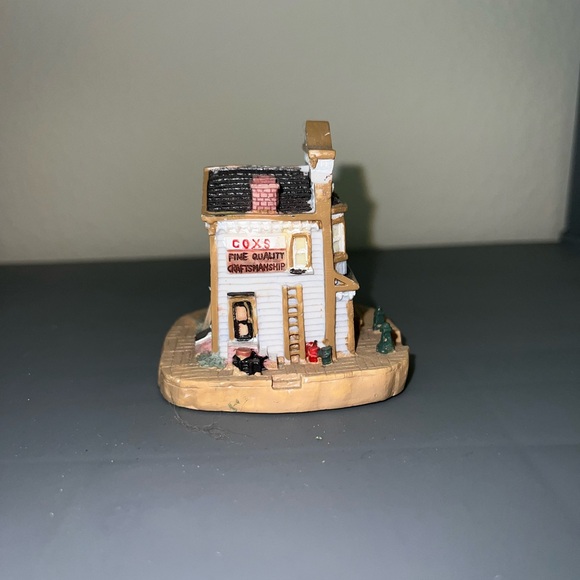 Miniature Cox's Furniture Building Figurine - Picture 2 of 7